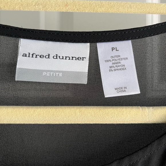 Alfred Dunner Top with attached camisole and matching capris. - Picture 7 of 7